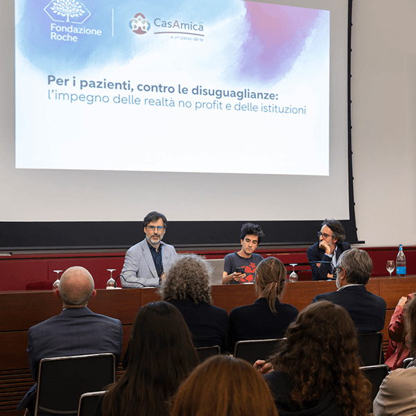 Per i pazienti, contro le disuguaglianze: l’impegno delle realtà no profit e delle istituzioni